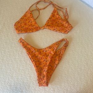 Skatie bikini - Sarah top & Suzanne bottoms in Hanalei